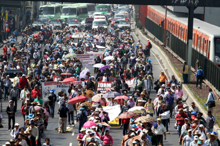 Marcha de maestros de la CNTE. Foto: El Economista
